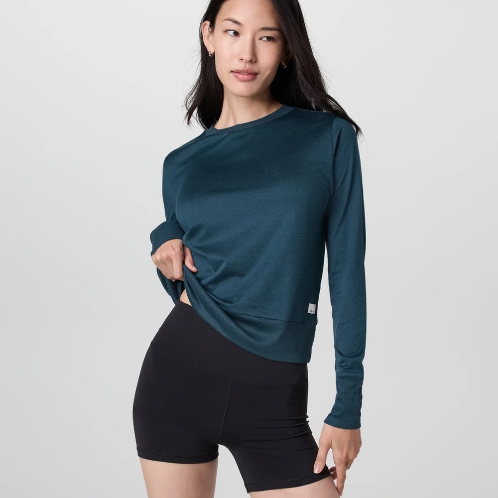 Vuori Gray Crewneck Sweater Relaxed Fit